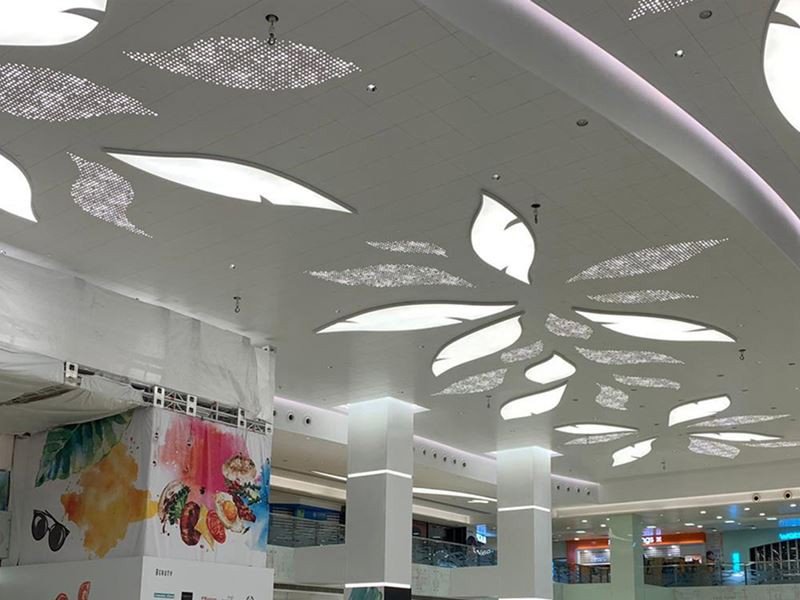 如何根据物品的颜色选择灯具？